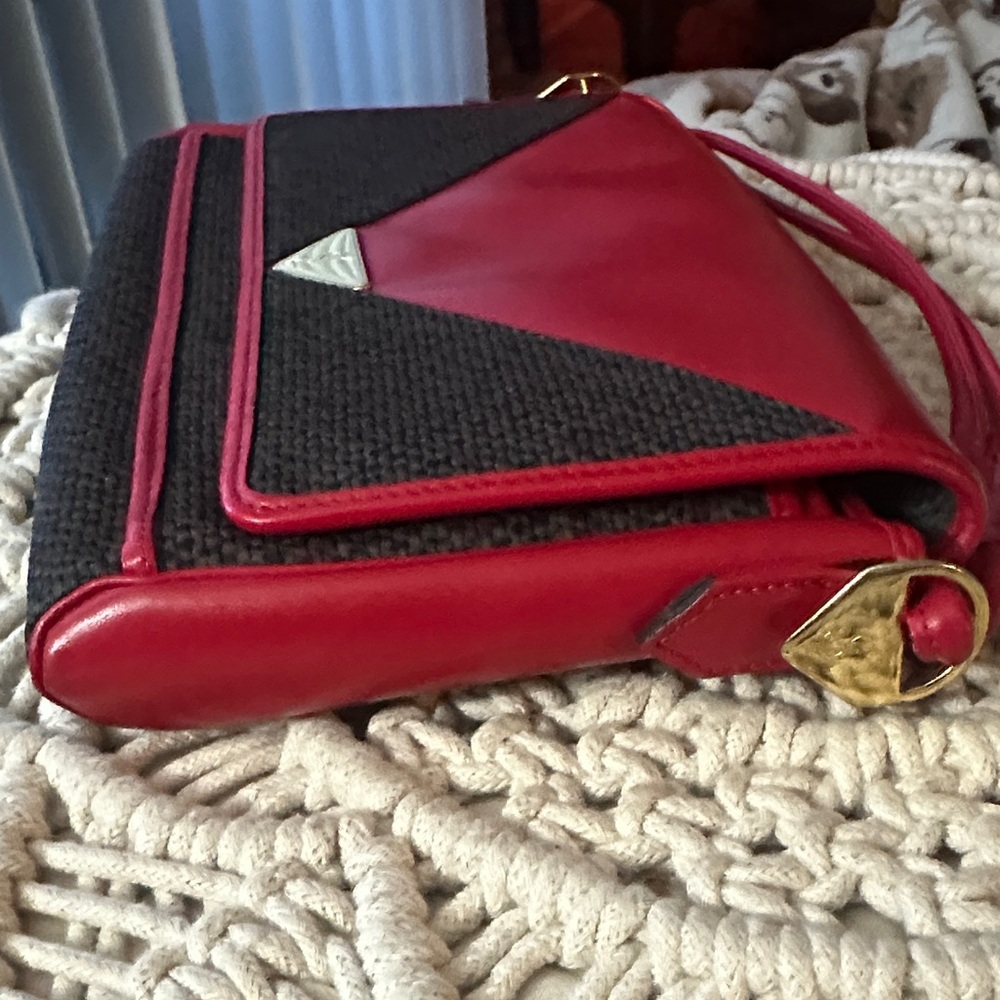 Yves Saint Laurent Red and Black Vintage Crossbody Bag - Picture 12 of 16